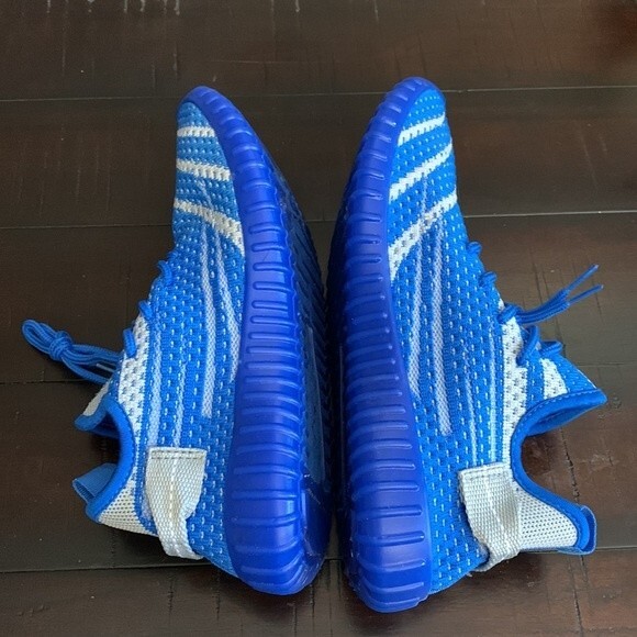 Twisted slip in and step out blue and gray sneakers size 9 - Picture 4 of 9